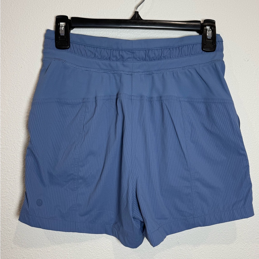 Lululemon Dance Studio High-Rise Short 3.5" Oasis Blue size 4 - Picture 3 of 6